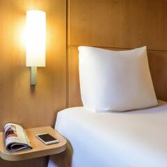 Отель Ibis Milano Ca Granda Италия, Милан - 13 отзывов об отеле, цены и фото номеров - забронировать отель Ibis Milano Ca Granda онлайн удобства в номере фото 2