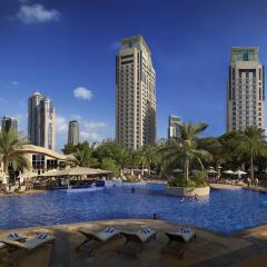 Отель Habtoor Grand Resort, Autograph Collection Дубай бассейн