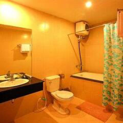 Отель Hanoi Inn Guesthouse Вьетнам, Ханой - отзывы, цены и фото номеров - забронировать отель Hanoi Inn Guesthouse онлайн ванная