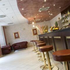 Hotel Caesar Prague гостиничный бар