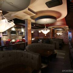 Отель Sandman Hotel Calgary Airport Канада, Калгари - отзывы, цены и фото номеров - забронировать отель Sandman Hotel Calgary Airport онлайн гостиничный бар