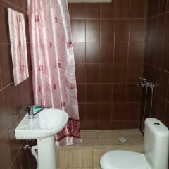 Гостиница Studio On Chkalova 32 Apartments в Сочи отзывы, цены и фото номеров - забронировать гостиницу Studio On Chkalova 32 Apartments онлайн ванная