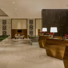 Отель Sheraton Grand Hotel, Dubai ОАЭ, Дубай - 1 отзыв об отеле, цены и фото номеров - забронировать отель Sheraton Grand Hotel, Dubai онлайн интерьер отеля