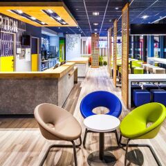 Отель ibis budget Luton Airport гостиничный бар
