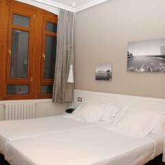 Отель Hostal Alemana Испания, Сан-Себастьян - отзывы, цены и фото номеров - забронировать отель Hostal Alemana онлайн комната для гостей