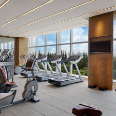 Отель DoubleTree by Hilton Hotel Xiamen - Wuyuan Bay Китай, Сямынь - отзывы, цены и фото номеров - забронировать отель DoubleTree by Hilton Hotel Xiamen - Wuyuan Bay онлайн фитнесс-зал