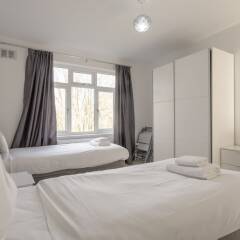 Отель 2 Bedroom Apartment in Morden With Terrace Великобритания, Лондон - отзывы, цены и фото номеров - забронировать отель 2 Bedroom Apartment in Morden With Terrace онлайн комната для гостей фото 4