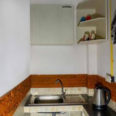 Отель Sabina Guesthouse Камала Бич в номере фото 2