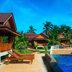 Отель Sangsawan Palace Khaolak Resort бассейн