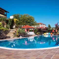 Отель Chiflika Family Hotel Болгария, Асеновград - отзывы, цены и фото номеров - забронировать отель Chiflika Family Hotel онлайн бассейн
