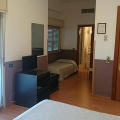 Hotel Europa сейф в номере