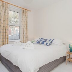 Апартаменты Beautiful 2 Bedroom Garden Apartment комната для гостей фото 2