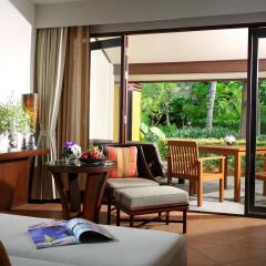 Отель Movenpick Resort & Spa Karon Beach Phuket 5* Люкс с различными типами кроватей фото 7
