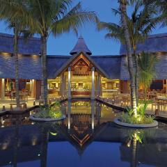 Отель Beachcomber Trou aux Biches Resort & Spa бассейн фото 3