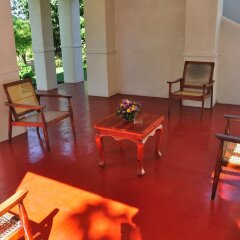 Отель Palm Beach Inn and Sea Shells Cabanas Шри-Ланка, Бентота - отзывы, цены и фото номеров - забронировать отель Palm Beach Inn and Sea Shells Cabanas онлайн интерьер отеля фото 3