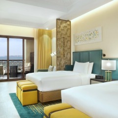 Отель DoubleTree by Hilton Resort & Spa Marjan Island 5* Стандартный номер с двуспальной кроватью фото 9