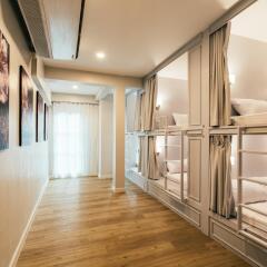 Chamberlain Hostel - Adults Only Бангкок комната для гостей фото 2