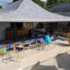 Отель White Sands Negril Ямайка, Саванна-Ла-Мар - отзывы, цены и фото номеров - забронировать отель White Sands Negril онлайн гостиничный бар