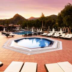 Отель Liberty Hotels Oludeniz бассейн