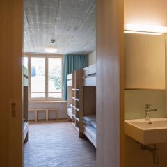 Отель Youth Hostel Gstaad Saanenland Швейцария, Гштад - отзывы, цены и фото номеров - забронировать отель Youth Hostel Gstaad Saanenland онлайн ванная
