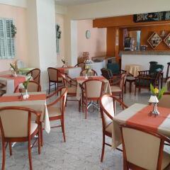 Mandalena Hotel Apts гостиничный бар