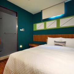 Отель Yes Inn Taipei сейф в номере