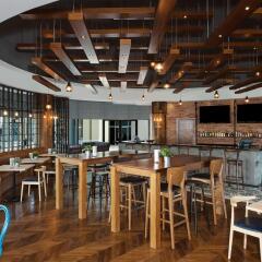 Апартаменты Marriott Executive Apartments Green Community гостиничный бар
