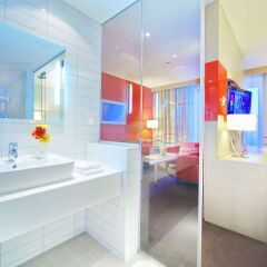 Гостиница Park Inn Астрахань в Астрахани 8 отзывов об отеле, цены и фото номеров - забронировать гостиницу Park Inn Астрахань онлайн ванная