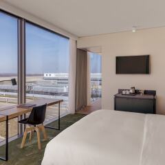 Отель Hilton Munich Airport пляж