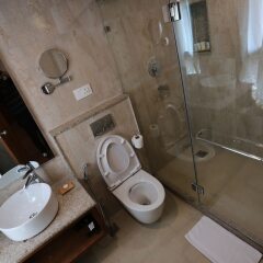 Отель Pahan Chhen - Boutique Hotel Непал, Лалитпур - отзывы, цены и фото номеров - забронировать отель Pahan Chhen - Boutique Hotel онлайн ванная фото 3