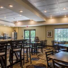 Отель Cobblestone Inn & Suites – St. Mary’s гостиничный бар
