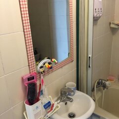 Uncle's Guesthouse - Hostel in Busan, South Korea from 64$, photos, reviews - zenhotels.com bathroom