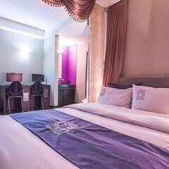 Happy Tears Hotel комната для гостей