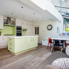 Отель Highbury Square Home в номере фото 2