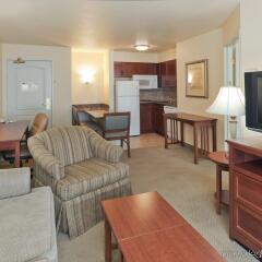 Отель Staybridge Suites Sacramento Airport Natomas комната для гостей фото 3