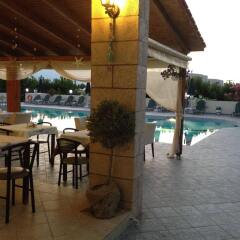 Mediterranean Hotel Apartments & Studios бассейн фото 3