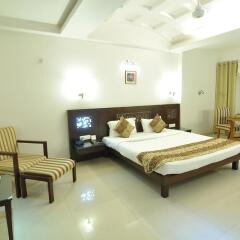 Hotel Venkatesh International сейф в номере