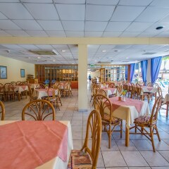 Отель Green Bungalows Hotel Apartments Кипр, Айя-Напа - 6 отзывов об отеле, цены и фото номеров - забронировать отель Green Bungalows Hotel Apartments онлайн питание фото 2