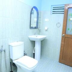 Отель La Safari Inn Tissamaharama ванная фото 2