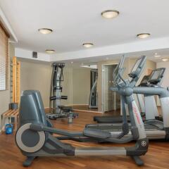 Отель Courtyard by Marriott Berlin City Center фитнесс-зал фото 2
