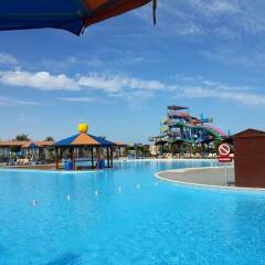 Hawaii Caesar Palace Hotel & Aqua Park - Families and Couples only бассейн
