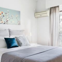 Отель UPSTREET Zeus Temple View 2BD Apt Acropolis-Plaka Греция, Афины - отзывы, цены и фото номеров - забронировать отель UPSTREET Zeus Temple View 2BD Apt Acropolis-Plaka онлайн комната для гостей фото 4
