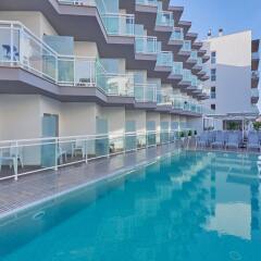 BQ Amfora Beach Adults Only Hotel бассейн