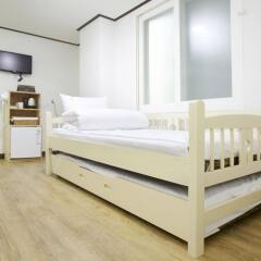 Отель Shinchon Hongdae Guesthouse детские мероприятия