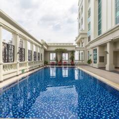 Апартаменты The Manor Luxury 1BR Apartment Center бассейн фото 2
