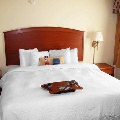 Отель Hampton Inn & Suites Denver - Cherry Creek США, Глендейл - отзывы, цены и фото номеров - забронировать отель Hampton Inn & Suites Denver - Cherry Creek онлайн комната для гостей