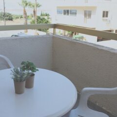 Отель Nondas Hill Hotel Apartments Кипр, Ларнака - отзывы, цены и фото номеров - забронировать отель Nondas Hill Hotel Apartments онлайн балкон