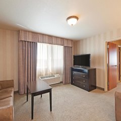 La Quinta Inn & Suites by Wyndham Boise Towne Square in Boise, United States of America from 158$, photos, reviews - zenhotels.com guestroom
