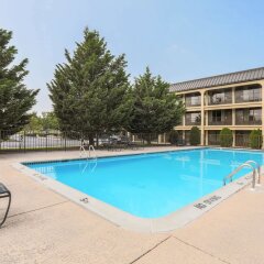 Отель Days Inn Newark Delaware бассейн фото 2