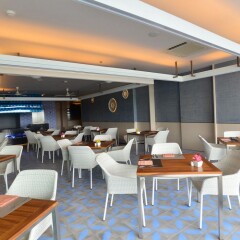 Отель Yama Phuket гостиничный бар